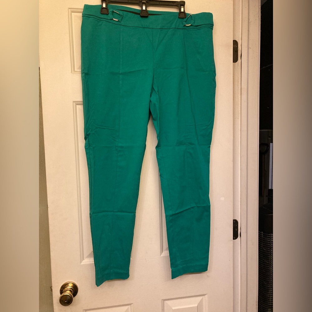Maurices brand, size 16,gorgeous shade of green, cute and comfy pants - Picture 3 of 7